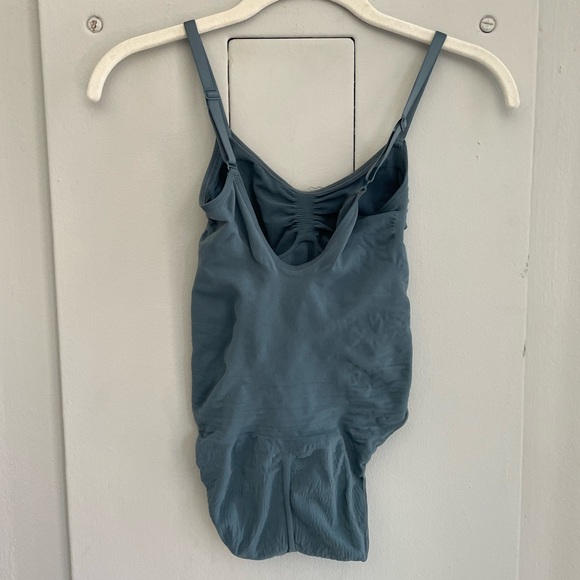 SKIMS Tops Skims Kyanite Sculpting Bodysuit Lxl Poshmark